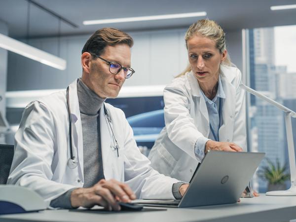 Die richtige Digital Adoption Platform für KIS-Projekte: tts performance suite