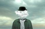 Header Image Hybride System Mann mit Wolke anstatt Kopf Verweis auf Cloud